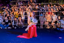 Hòa Minzy khiến dân mạng bật ngửa nhờ chiêu 'ăn gian'