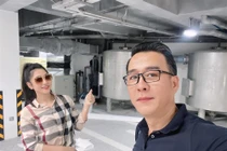 'Vua cá Koi' và Hà Thanh Xuân 'bên nhau khắp thế gian' trước cưới