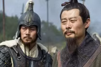 Người kế nhiệm Chu Du từng bán hết gia sản để giúp ai?