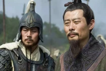 Người kế nhiệm Chu Du từng bán hết gia sản để giúp ai?