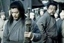 Vì sao Hàn Tín chịu nhục chui háng mà không giết tên vô lại?