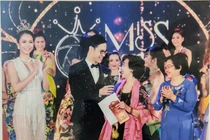 'Bà trùm' giám khảo tiết lộ chuyện đo đạc vóc dáng thí sinh hoa hậu