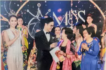 'Bà trùm' giám khảo tiết lộ chuyện đo đạc vóc dáng thí sinh hoa hậu