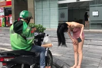 Nhiều cô gái phạm “tội lỗi hồn nhiên” khi mặc đồ ngủ nhận hàng shipper