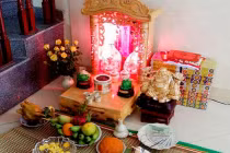 Lập ban thờ thần Tài cứ bí mật làm điều này là thần linh ưng bụng