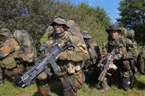 Cái nóng ở Afghanistan dễ dàng đánh gục khẩu súng tốt nhất thế giới