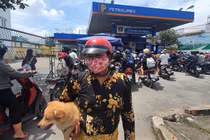 Cơn sốt thiếu xăng dầu lan rộng: Người bán, người mua đều mệt mỏi