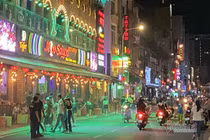 TP.HCM tạm dừng các dịch vụ không thiết yếu từ 12h ngày 9/2