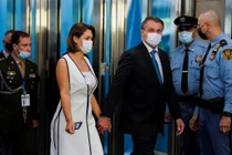 Chồng không chịu tiêm vắc xin, vợ Tổng thống Brazil sang Mỹ tiêm chủng