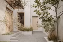 Ngôi nhà lẩn khuất giữa phố thị ồn ào với sân vườn yên tĩnh