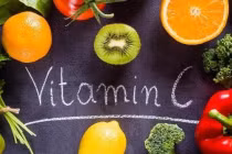 Đừng chỉ uống nước cam: 10 loại rau quả này cực kỳ giàu vitamin C