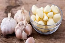 Đốt vài củ tỏi để giữa nhà, phát huy công dụng tuyệt