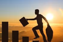 Nghèo về tinh thần làm hỏng cuộc đời, muốn sống tốt thì phải tránh xa 3 kiểu người này