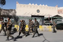 Sứ quán Mỹ ở Yemen bị tấn công, nhân viên bị bắt làm con tin