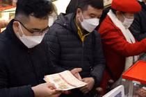 Giá vàng hôm nay 14/3: Nước Mỹ chờ tin mới, vàng chuẩn bị tăng?