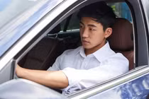 Ngã ngửa khi biết lý do chồng thường xuyên bị đuổi việc