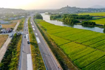 Quốc lộ hơn 4.400 tỷ hỏng nặng sau một năm khánh thành