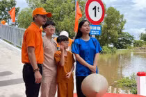 Con trai Lâm Vỹ Dạ 11 tuổi cao ngang bố, dàn sao trầm trồ