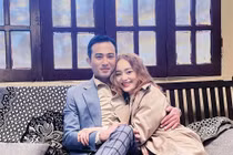 Phản ứng chồng Tây khi Lan Phương khoe ảnh ôm nam đồng nghiệp