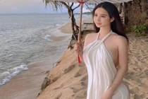 Nữ CĐV Hàn Quốc trong trận Việt Nam - Thái Lan có gu mặc khó thể chê