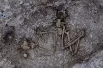 Bí ẩn thi hài 4.500 tuổi nằm trong chiếc nồi