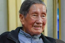 93 tuổi, nhạc sĩ Phạm Tuyên "làm bạn" với máy thở oxy và khí dung