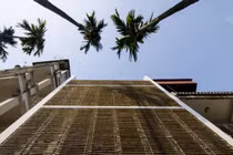 “Mát lịm tim” với ngôi nhà được thiết kế siêu đơn giản, rẻ tiền