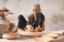 Người mắc "nghiệp" với nghề "ngồi tức ngực, đứng rát da"