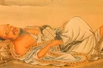 Nằm ngủ chân không được để hướng Tây, đầu không quay về hướng Đông