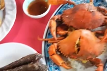 Dùng bữa hết 1,2 triệu, người phụ nữ tố nhà hàng 'chặt chém'