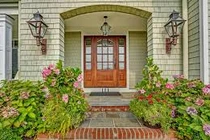 3 màu sơn cửa chính phạm vào đại kỵ: Triệt tiêu tài lộc