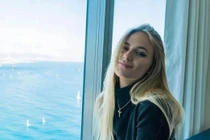 Gerard Pique và cô gái 23 tuổi công khai tình cảm