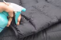 Mẹo nhỏ giúp áo phao luôn sạch, thơm mà không cần giặt