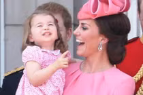 Màu sắc may mắn 2023: 12 con giáp nên mặc đồ màu gì?