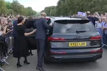 Từ chuyện 'chồng Đỗ Mỹ Linh không mở cửa xe cho vợ'