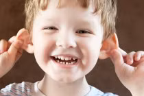 Trẻ nhỏ có đặc điểm này trời sinh phúc khí, lớn lên dễ nuôi