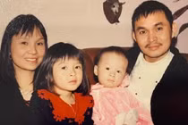 Xuân Hinh chia sẻ bức ảnh hiếm của gia đình gây sốt mạng xã hội