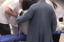 Chân Tử Đan gây tranh cãi vì dùng giá đỡ khi diễn cảnh bế người đẹp