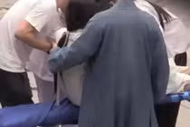 Chân Tử Đan gây tranh cãi vì dùng giá đỡ khi diễn cảnh bế người đẹp