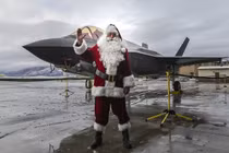 Tại sao quân đội Mỹ 'giám sát' ông già Noel mỗi dịp Giáng sinh?