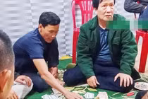 'Điểm mặt' những cán bộ xã ở miền Trung bị bắt trên chiếu bạc