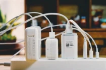 Có 4 thiết bị nên rút phích cắm khi không sử dụng