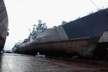 Hải quân Nga không đủ tiền tháo dỡ, tàu chiến rỉ sét trong cảng