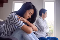 Gọi điện cho chồng, anh nói một câu mà tôi khóc nghẹn