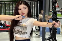 "Hot girl bắn cung" quá xinh đẹp, mặc kín đáo vẫn hút trọn ánh nhìn