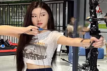 "Hot girl bắn cung" quá xinh đẹp, mặc kín đáo vẫn hút trọn ánh nhìn