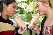 Vì sao trà sữa đắt nhưng người mua không xót tiền