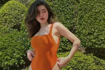 Thiếu nữ Việt lai 3 dòng máu thích diện mốt giấu quần