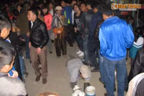 Lễ hội chợ Viềng: Cái bang có cả loa hò hét xin tiền