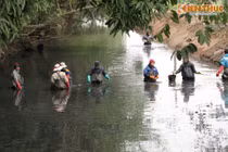 Cám cảnh phận đời trắng đêm mưu sinh trong giá rét kỷ lục